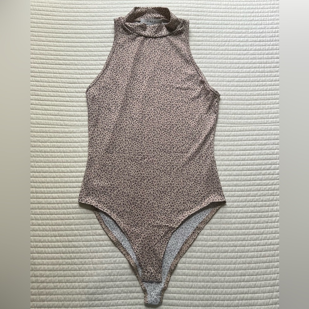 Halter mock-neck leopard print bodysuit
